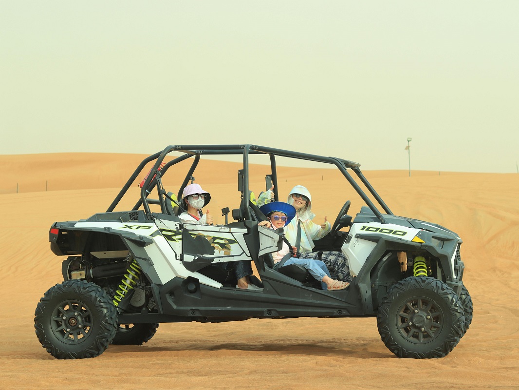 4 Seater 1